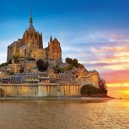 gite des amoureux la tanière Pontorson Esterno foto
